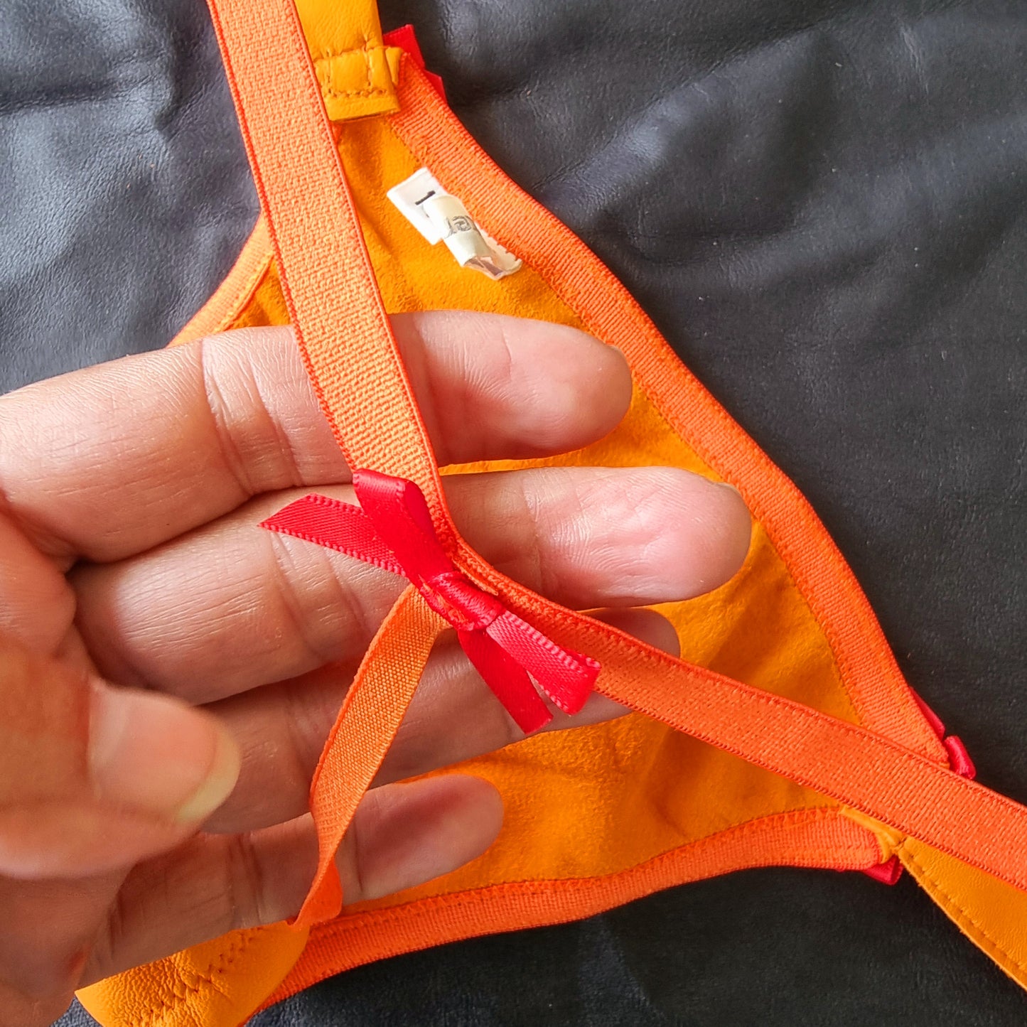 Kiss Kiss String