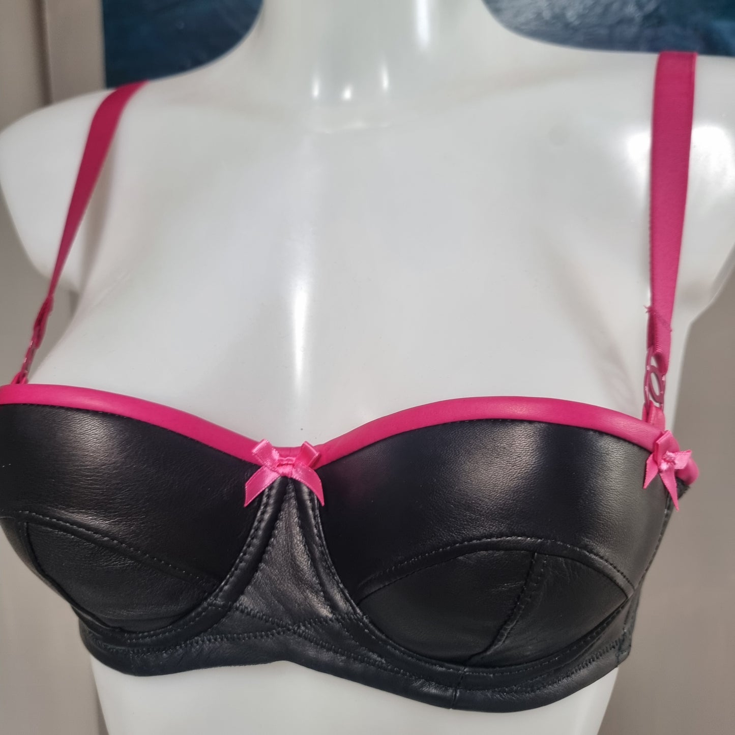 Leather balcony bra A-DD with straight top edge, underwired padded