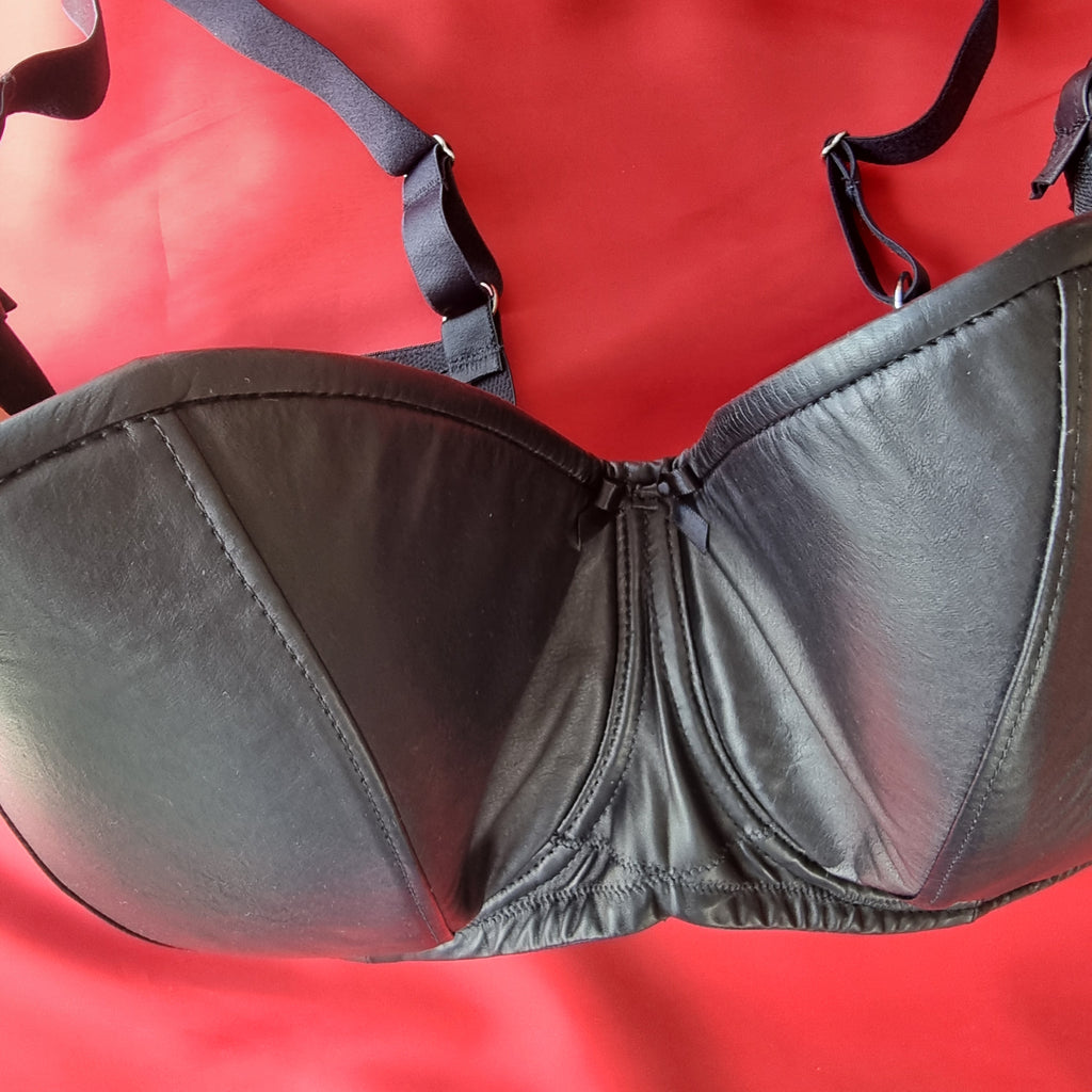 Leather balcony bra D-HH with curved top edge, wider straps

