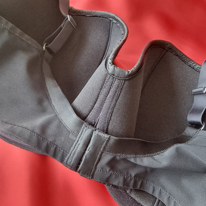 Leather balcony bra D-HH with curved top edge, wider straps

