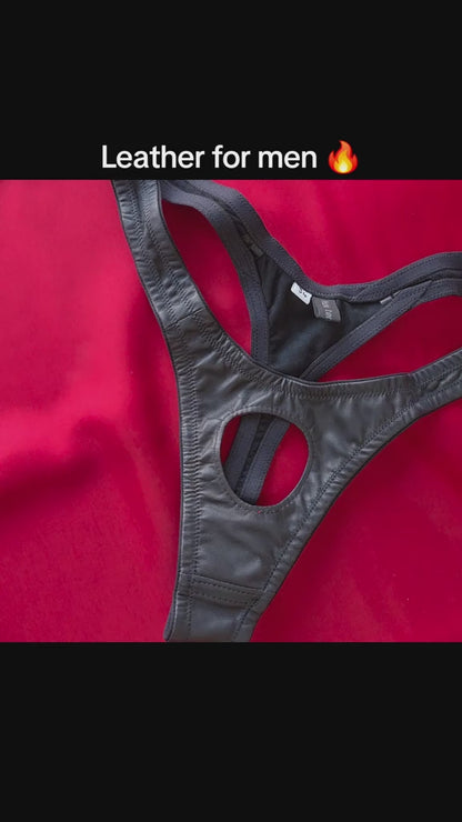 男性のUltralux Thong