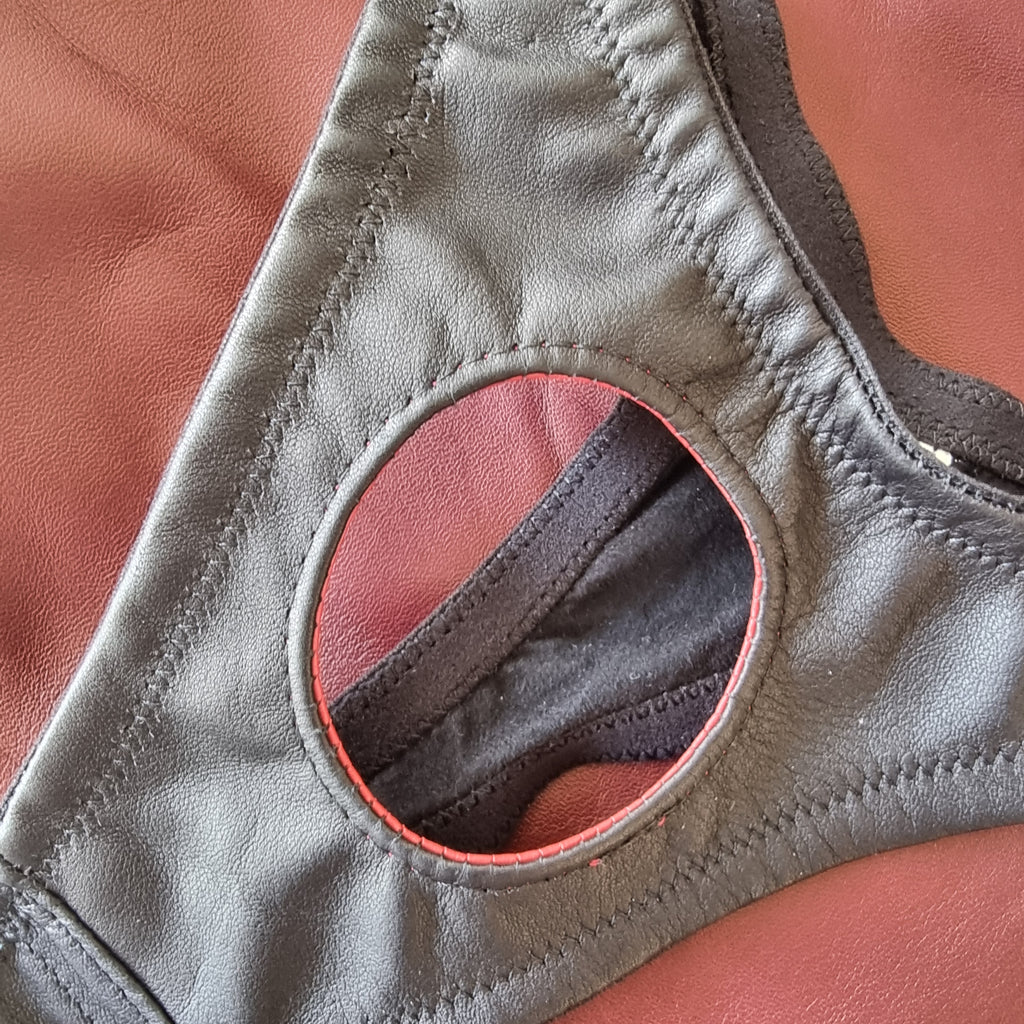Men's black leather squeeze thong with red lining and 5cm opening - on Clearance
