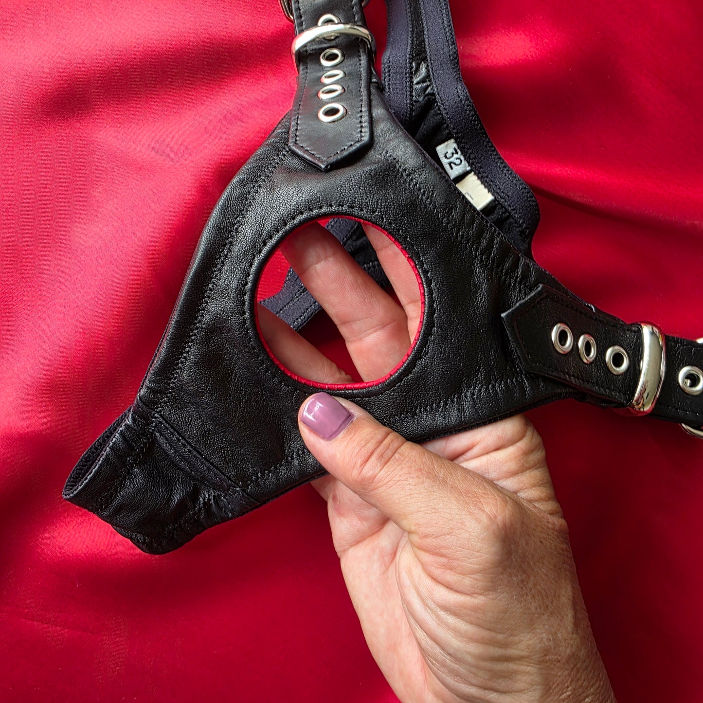 Men's Leather Lined Buckle Squeeze Thong Almost Perfect