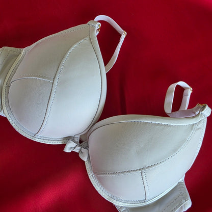 Kiss Kiss Plunge - 32B - 40H カップ