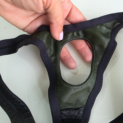 Men's Leather Lined Squeeze Thong Pristine size 30 black/olive 6cm