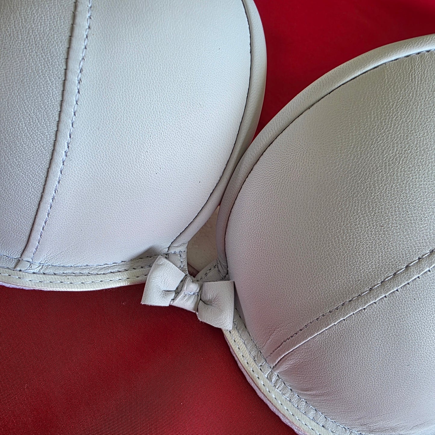Kiss Kiss Plunge - 32B - 40H カップ