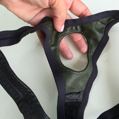 Men's Leather Lined Squeeze Thong Pristine size 30 black/olive 6cm