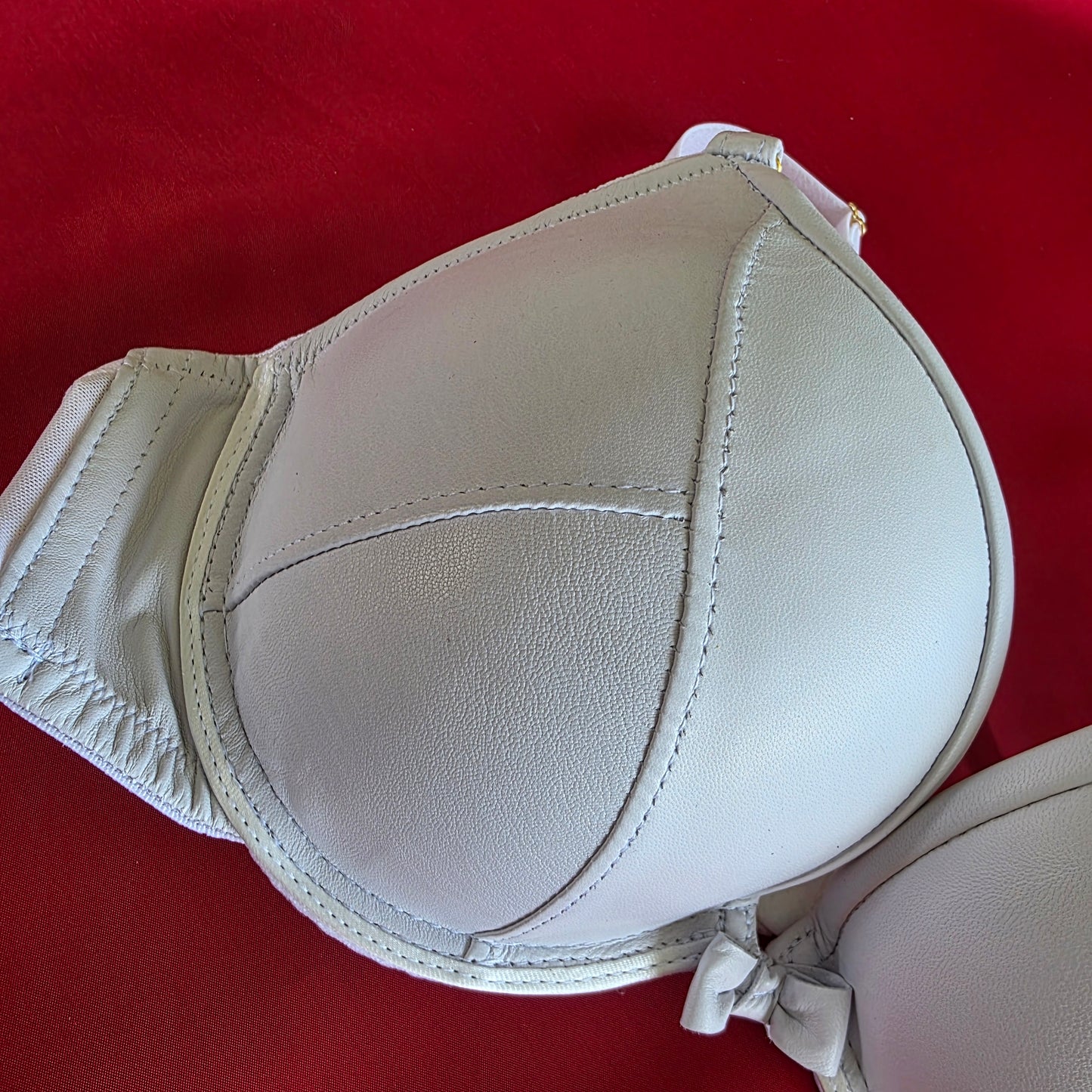 Kiss Kiss Plunge - 32B - 40H カップ