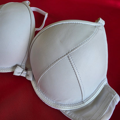 Kiss Kiss Plunge - 32B - 40H カップ
