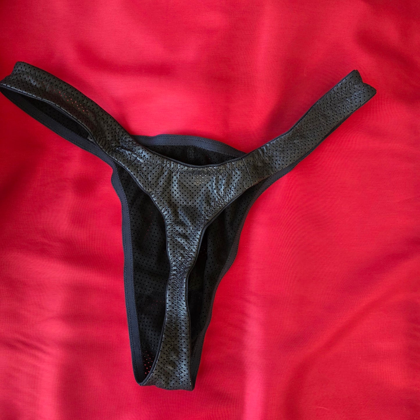 Leather Men's Thong perforated Black - The Zero-Waste Project (Pristine glove leather)