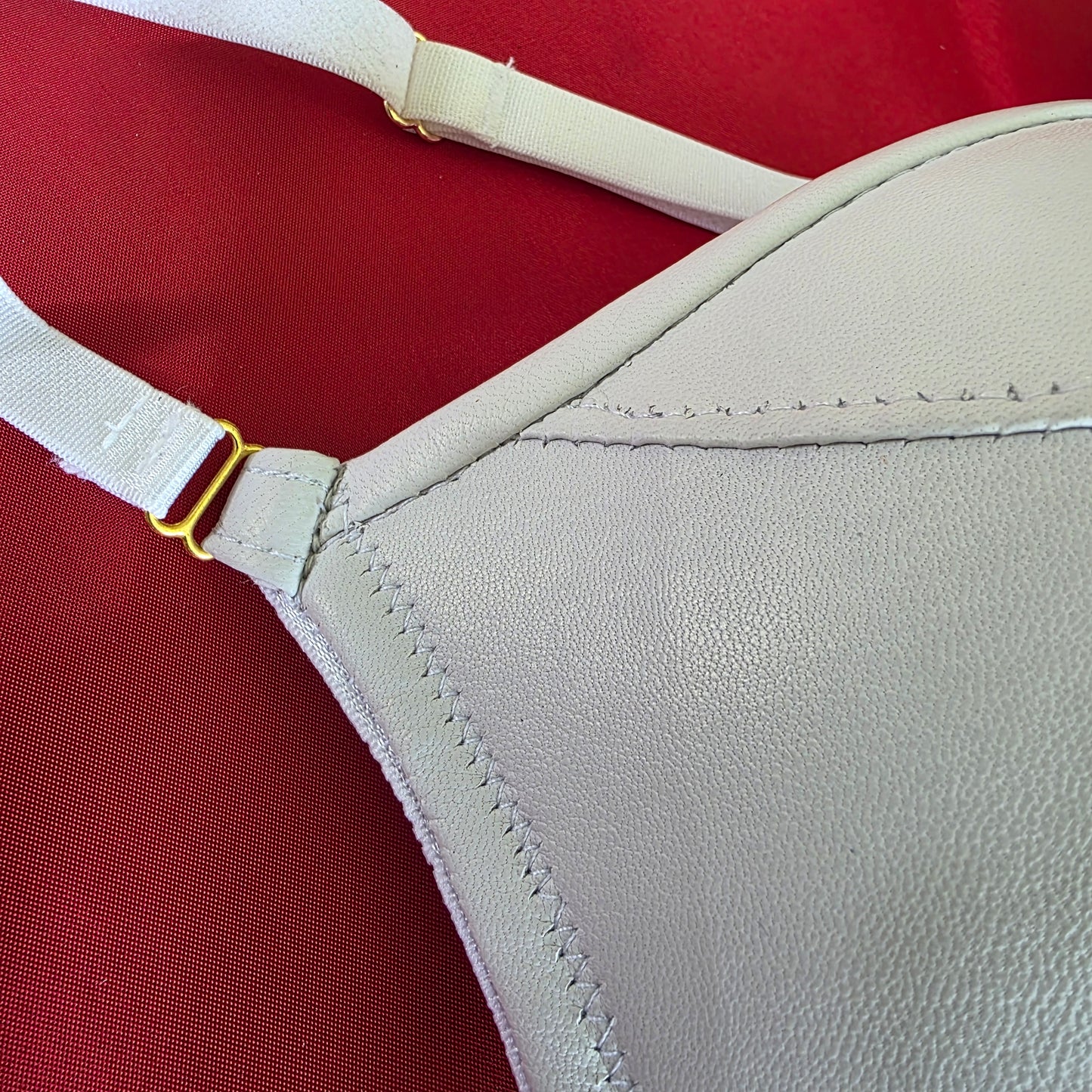 Kiss Kiss Plunge - 32B - 40H カップ