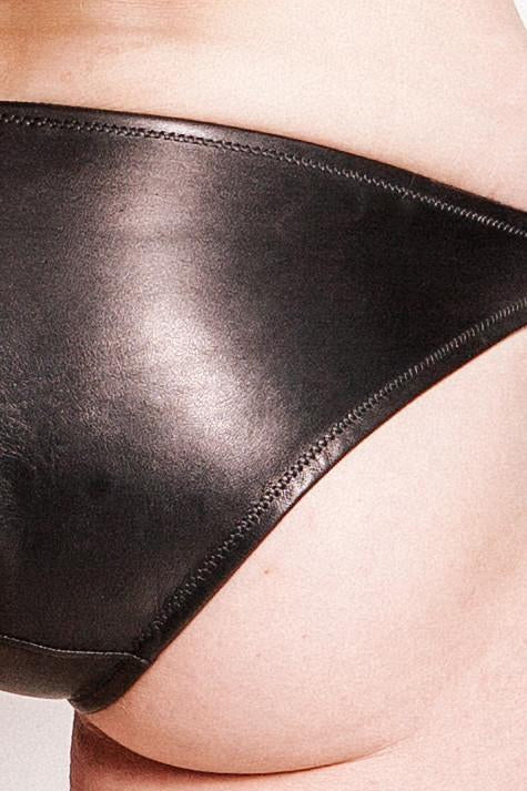 Leather hipster briefs for women in black, low-rise with elastic edging

