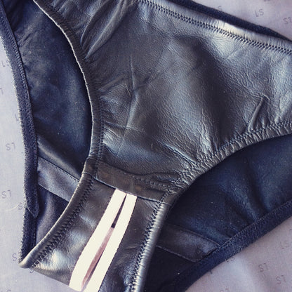Handcrafted luxury leather ouvert briefs for women in black

